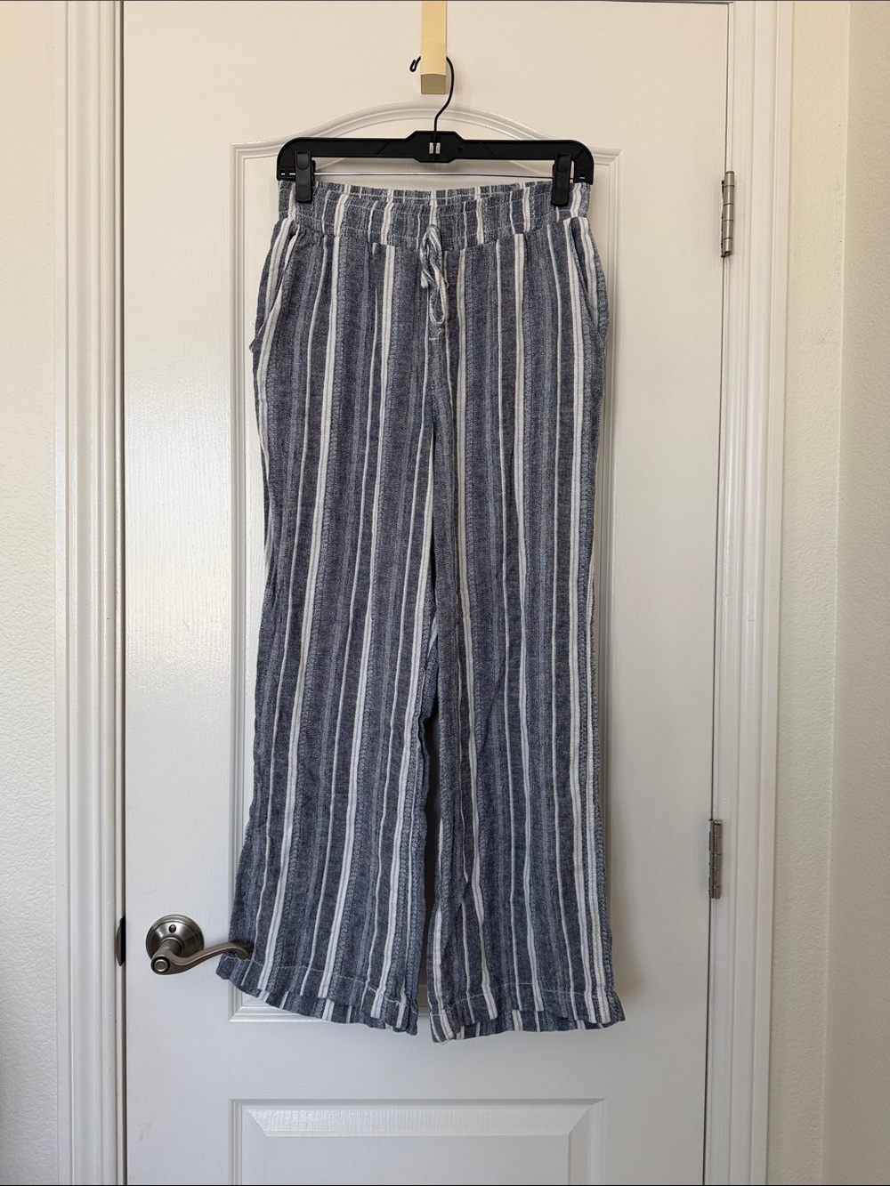Briggs New York Navy and White Vertical-Stripe Wide-Leg Pants